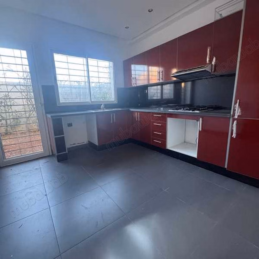 Villa à Vendre de 298.0 m² à Dar Bouazza,
Ben Abid