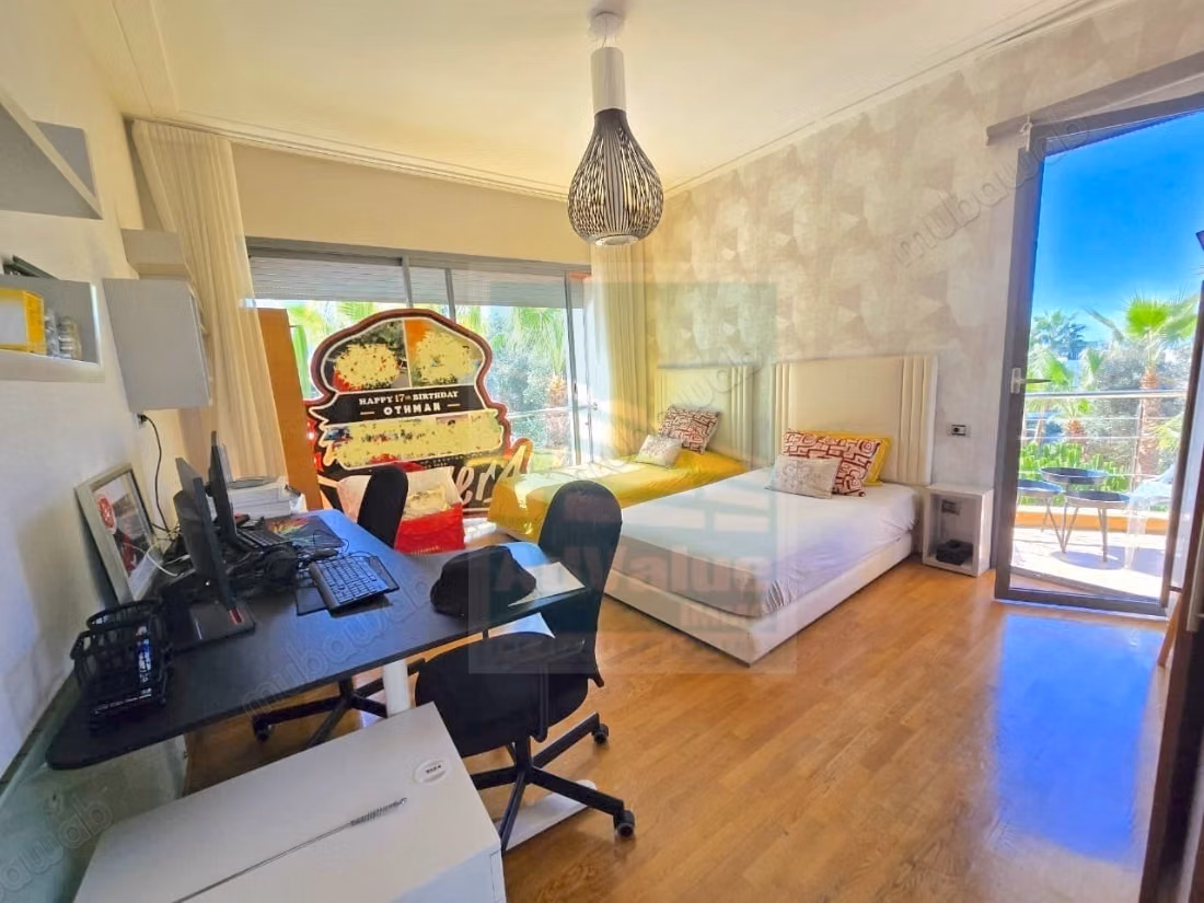 DV. 1045: Prachtige villa met zwembad in Ain Diab