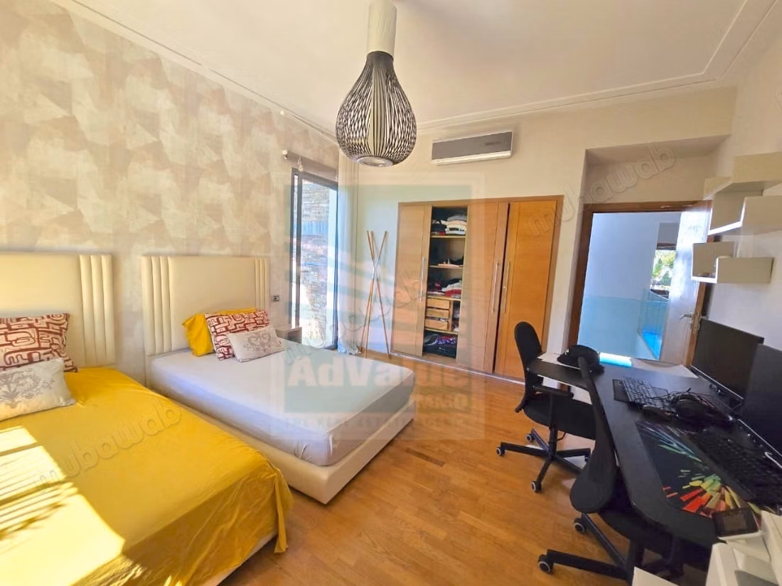 DV. 1045: Prachtige villa met zwembad in Ain Diab