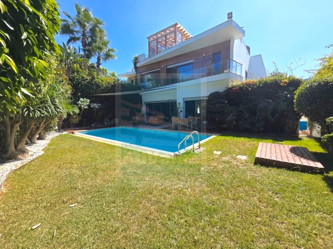 DV. 1045: Prachtige villa met zwembad in Ain Diab