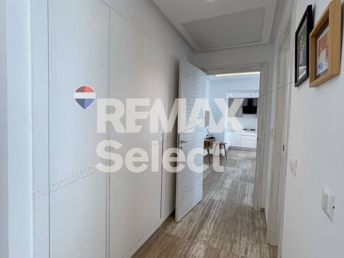 For rent new S1 with parking in La Marsa Plage