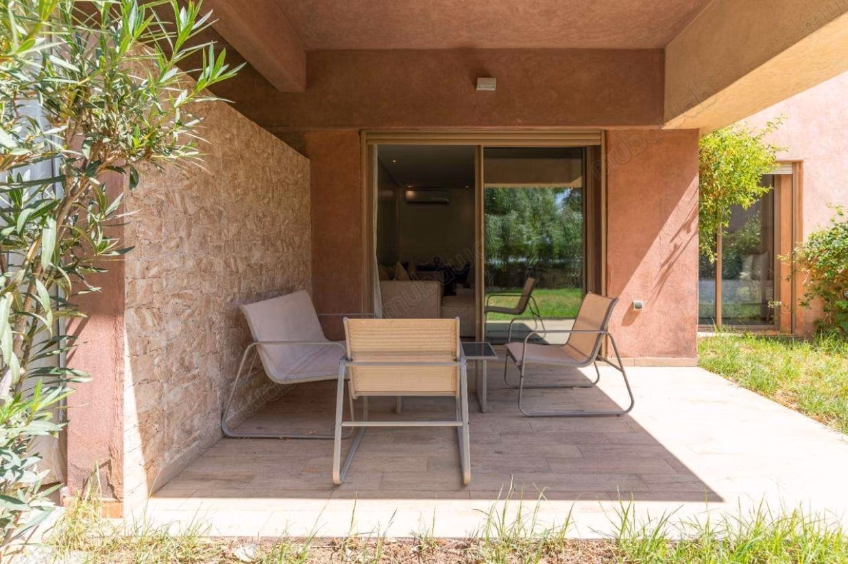 Appartement Rez De Jardin en location à prestigia.
Meublé
