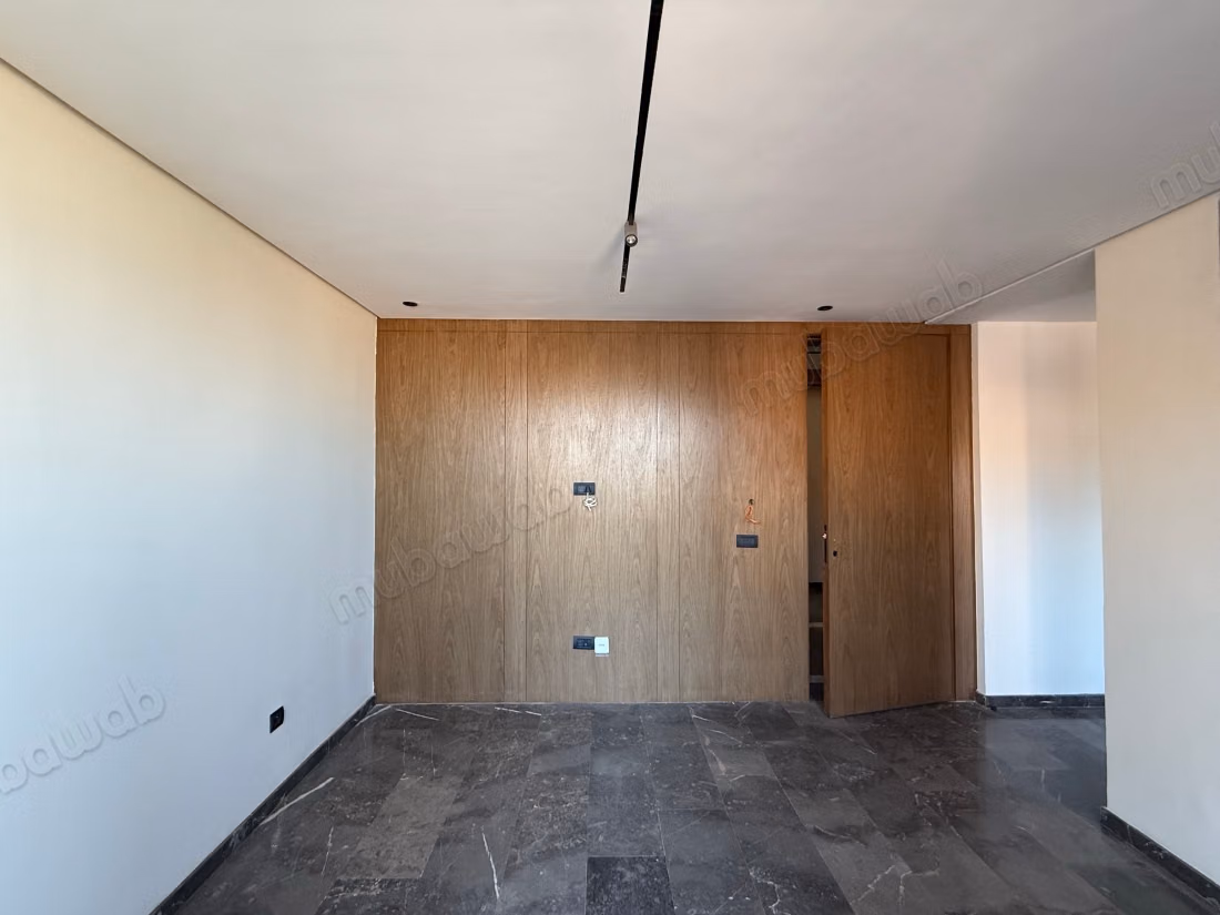 Studio en vente à Guéliz. 1 chambre. Ascenseur et terrasse