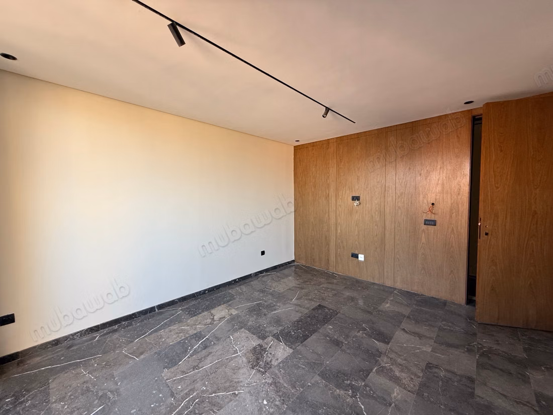 Studio en vente à Guéliz. 1 chambre. Ascenseur et terrasse