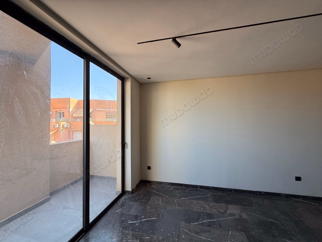 Studio en vente à Guéliz. 1 chambre. Ascenseur et terrasse