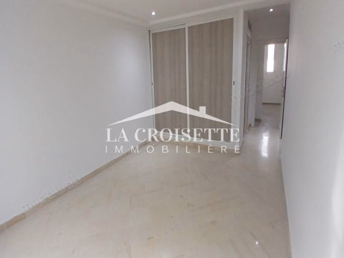 Triplex S4 con piscina a La Soukra MTRL0112