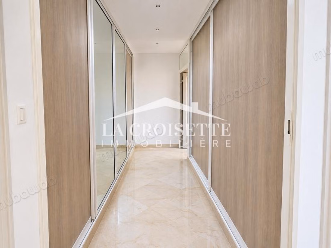 Triplex S4 con piscina a La Soukra MTRL0112