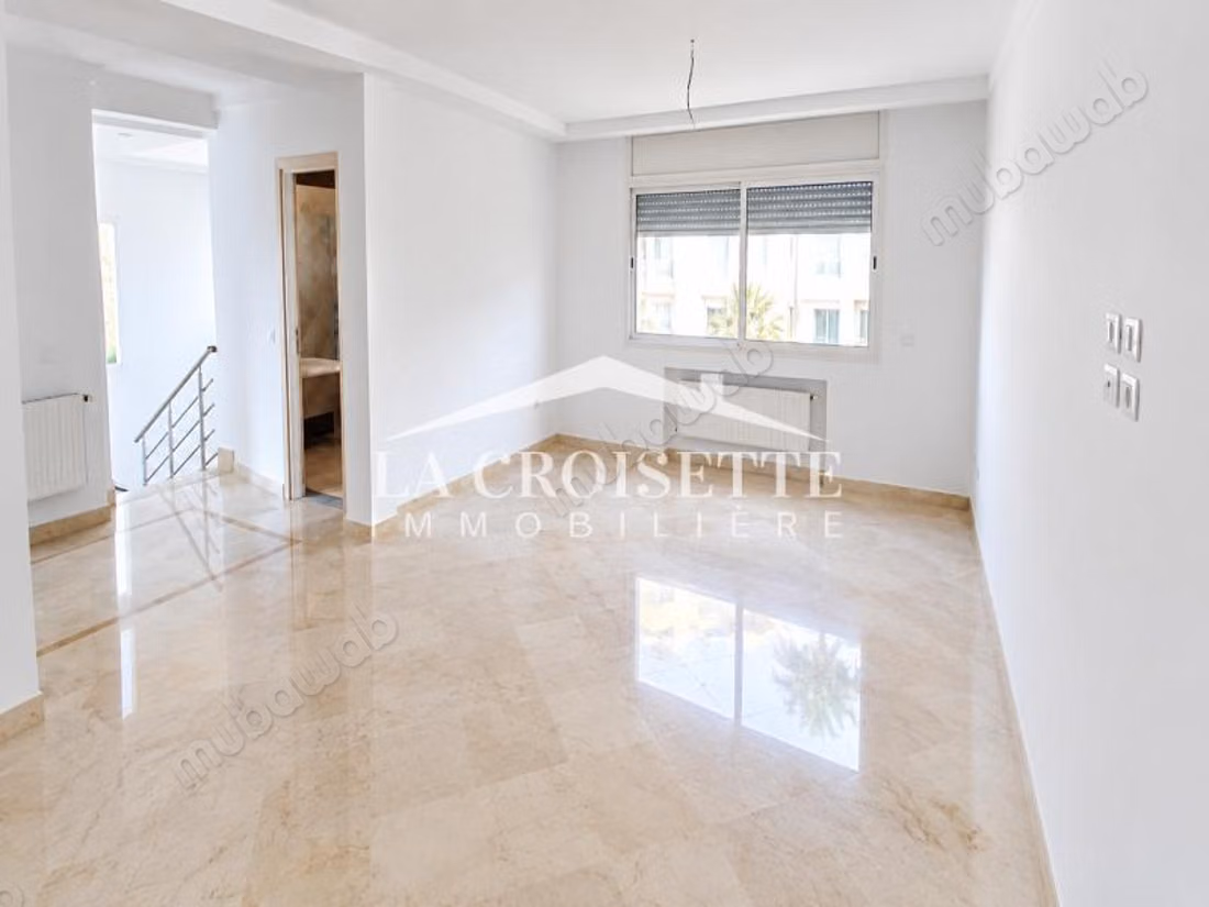 Triplex S4 con piscina a La Soukra MTRL0112