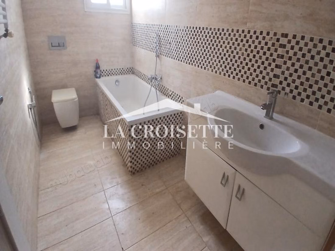 Triplex S4 con piscina a La Soukra MTRL0112