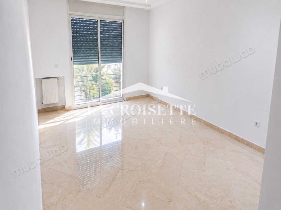 Triplex S4 con piscina a La Soukra MTRL0112