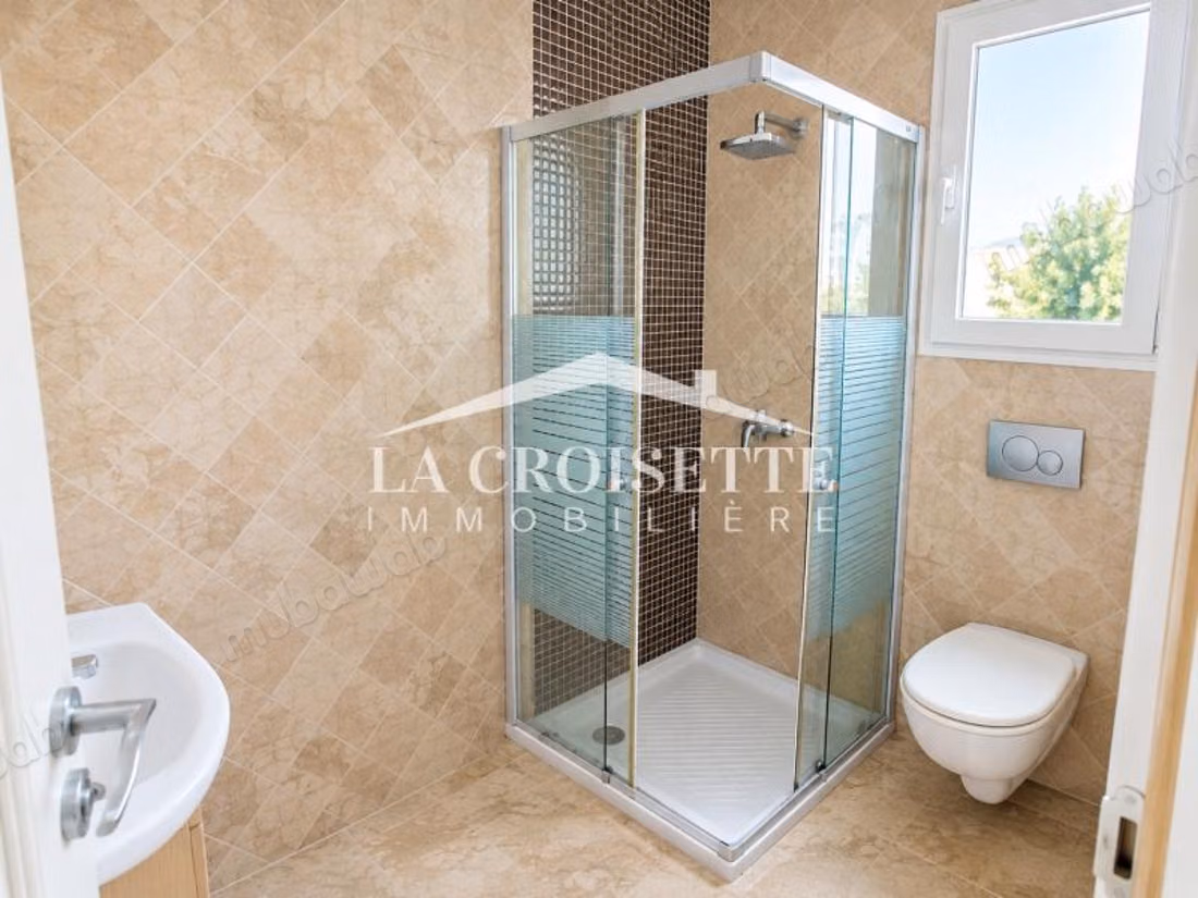 Triplex S4 con piscina a La Soukra MTRL0112