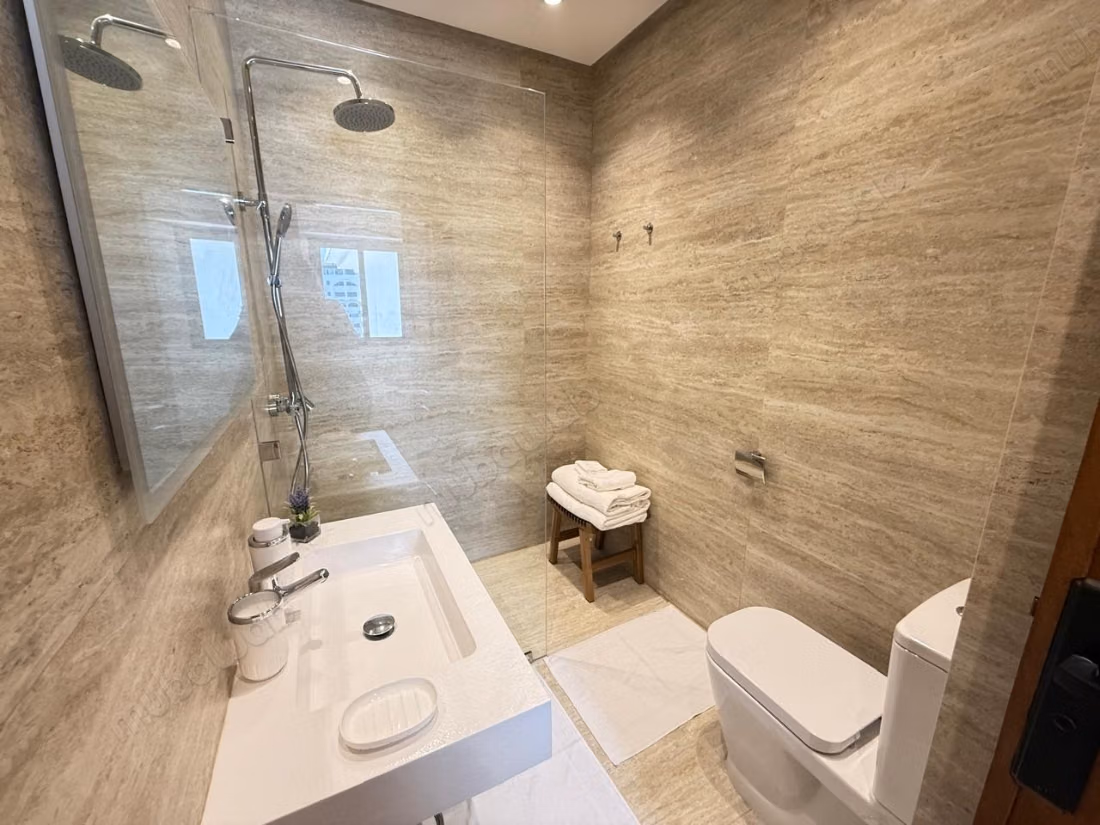 Appartement Meublé de 127m² avec Terrasse Vue Mer