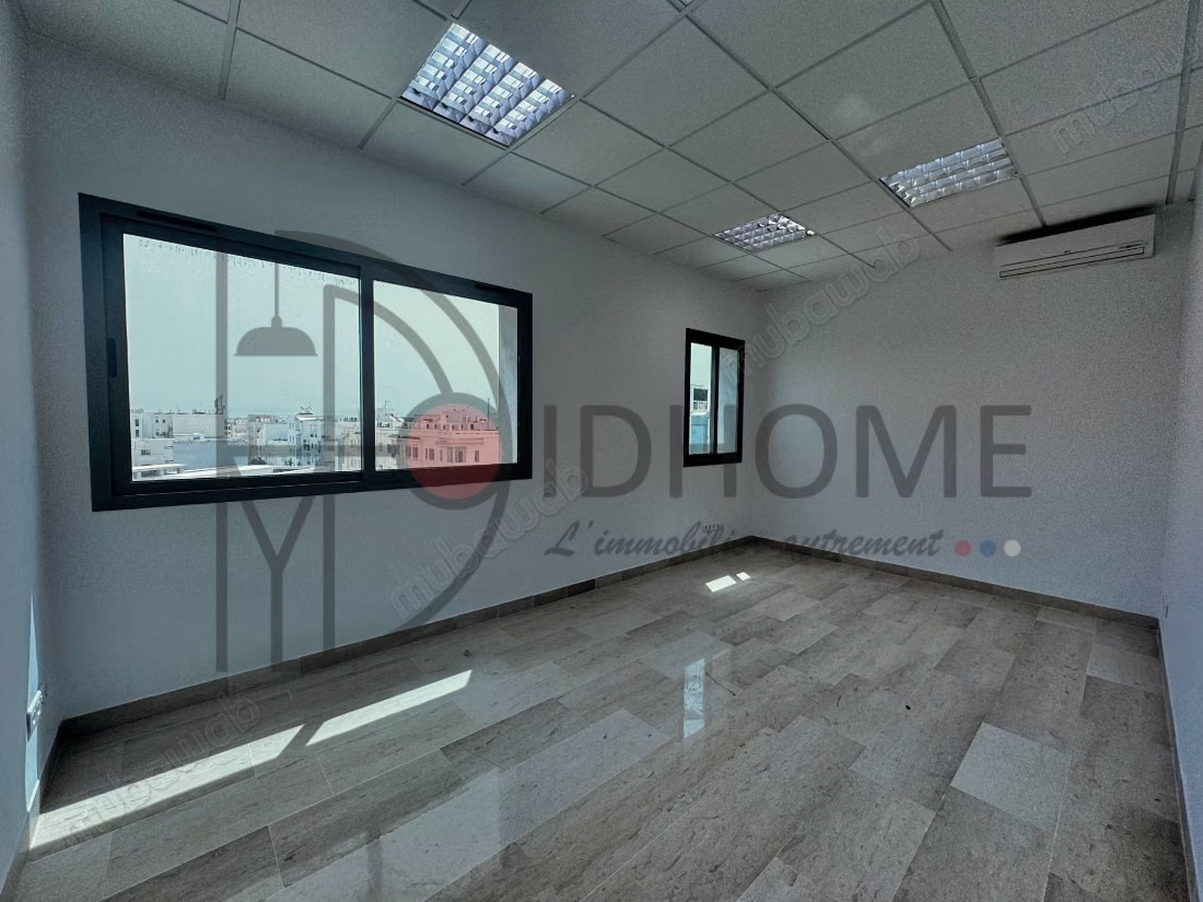 For rent Spacious Office at Lake 1