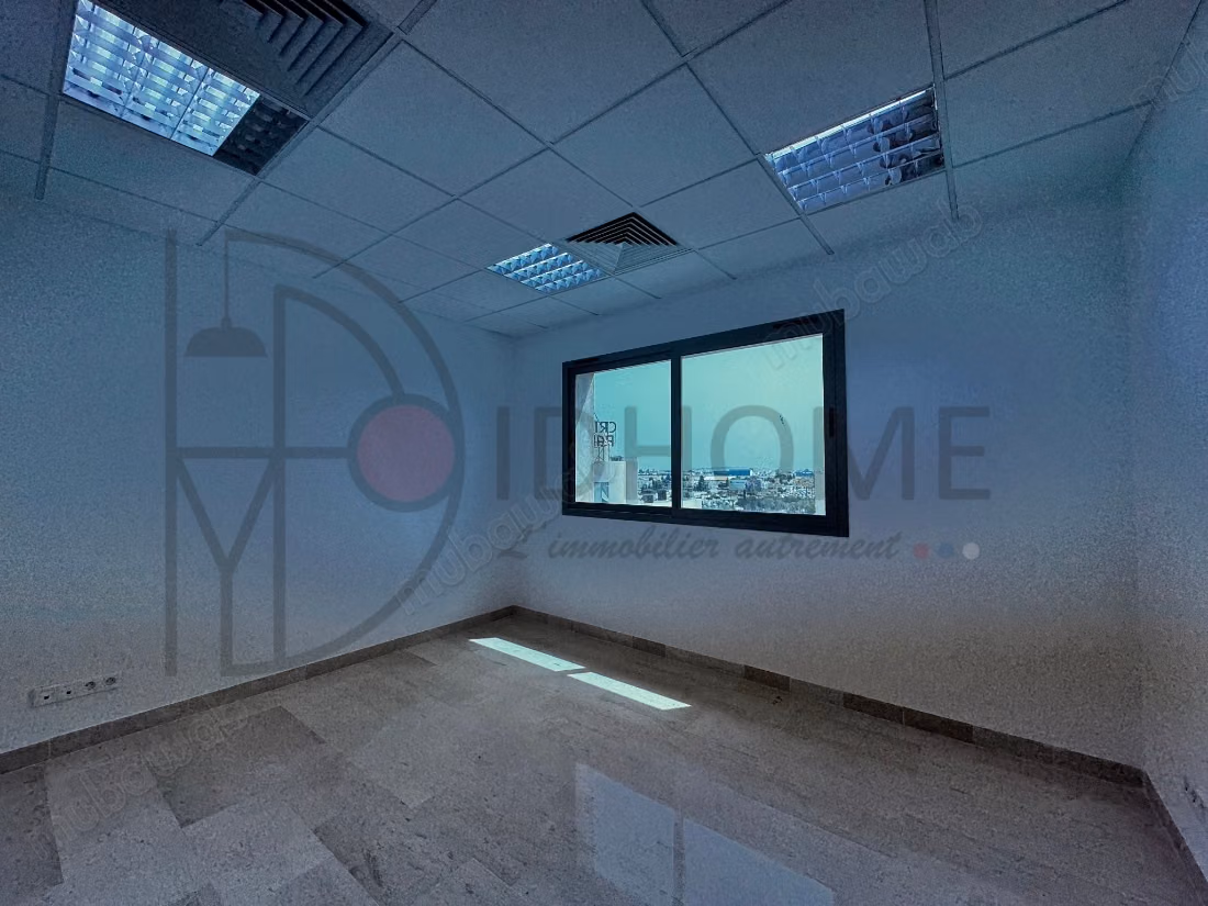 For rent Spacious Office at Lake 1