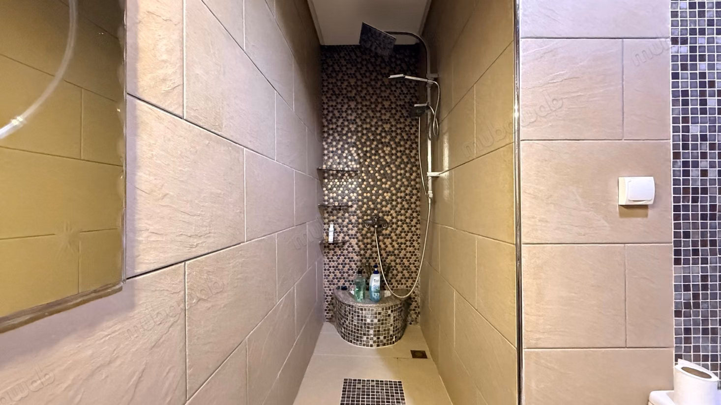 Prachtig appartement te koop in Belvédère. Totale oppervlakte 122 m². Lift