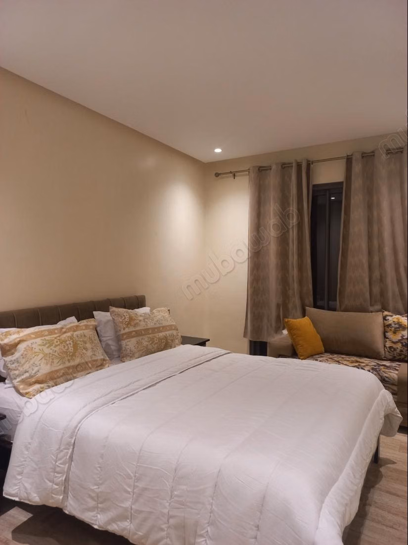 Appartement de vacances à louer à Hay Mohammadi. 4 pièces. Porte blindée et système de double vitrage