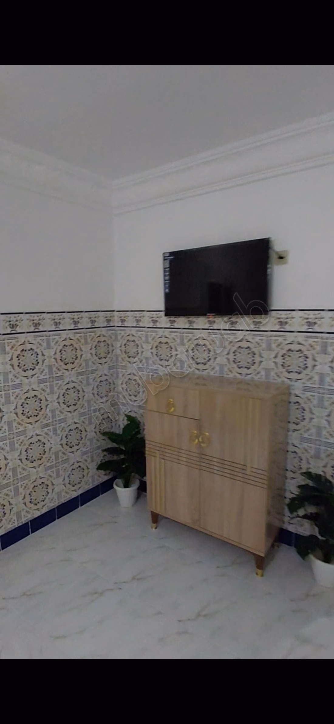 Bel appartement en location à Souani.
Superficie 55 m².
Bien meublé