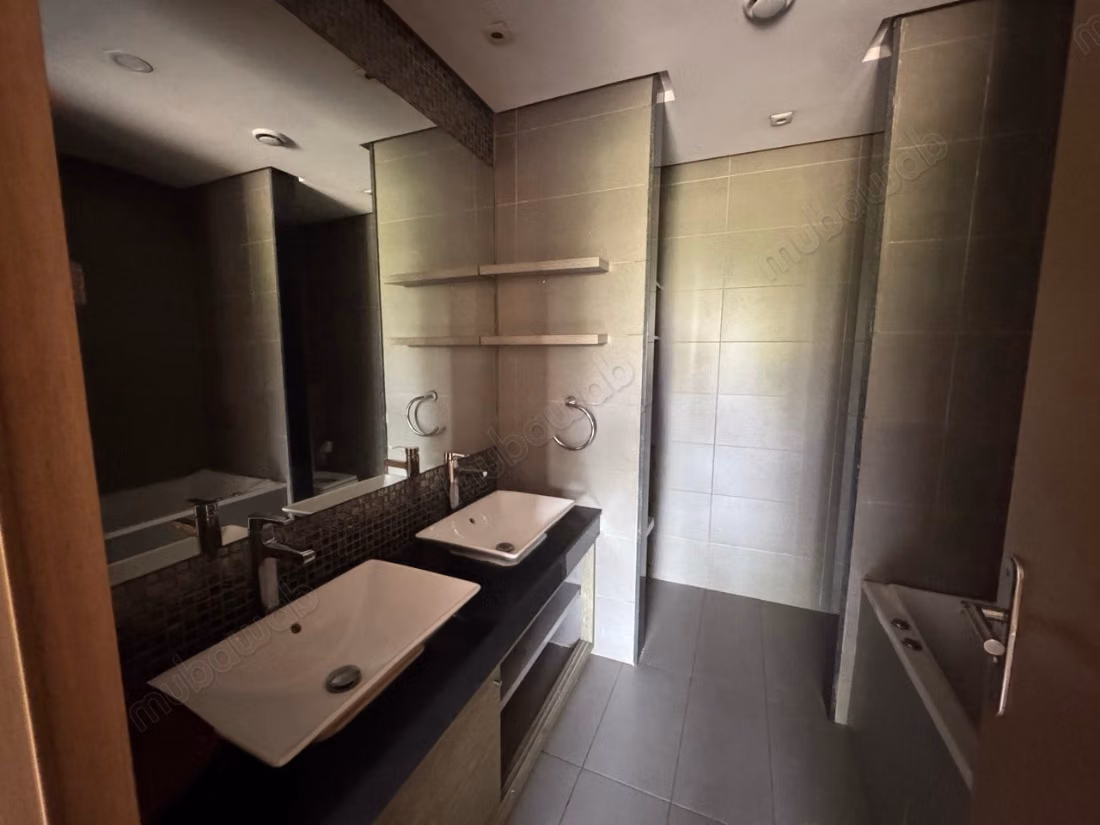 À Vendre, Rez de Jardin 160 m² – Bouskoura Golf City