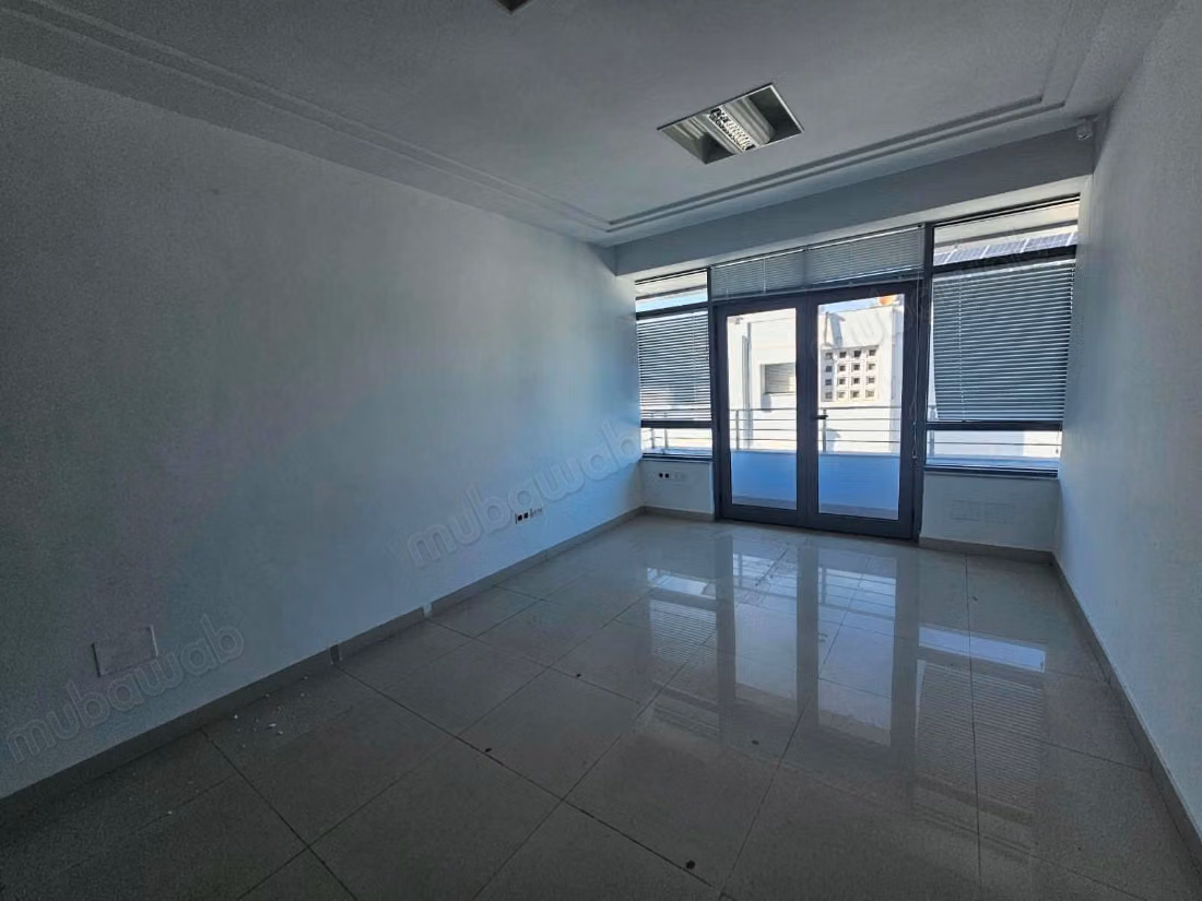 FOR RENT - Office of 500 m², Lake 1