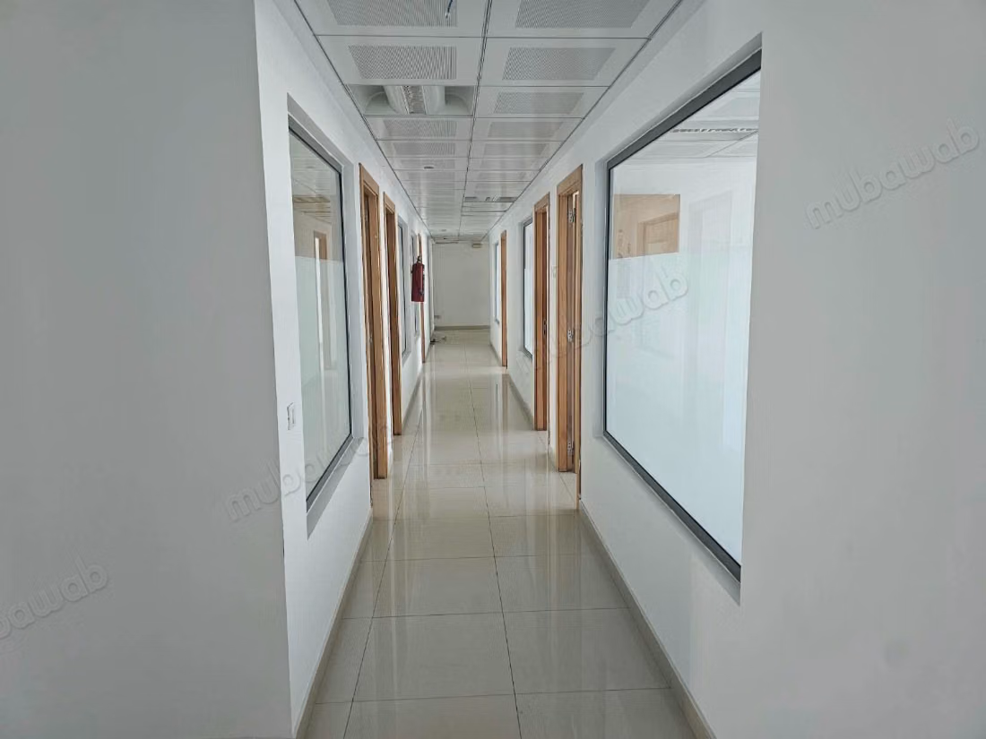 FOR RENT - Office of 500 m², Lake 1