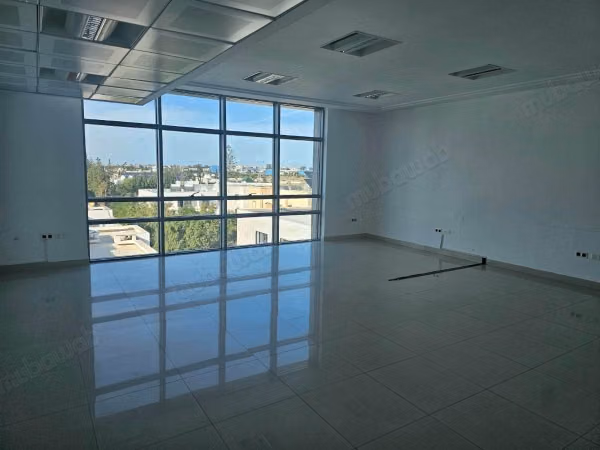 FOR RENT - Office of 500 m², Lake 1