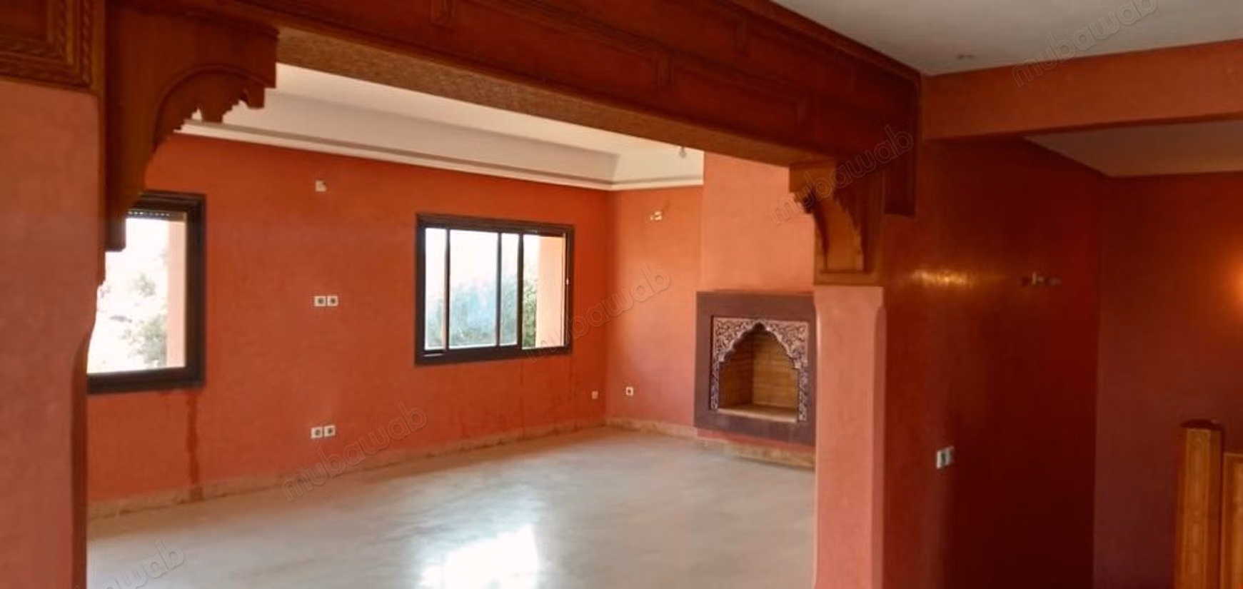 Appartement à louer dans la Route de l'Ourika. Dimension 250 m². Service de gardien disponible, belle piscine