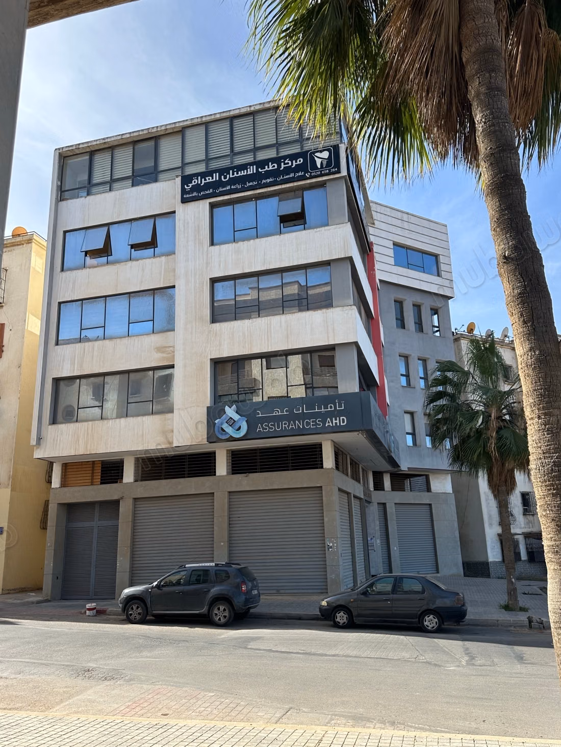 For sale offices in Nassim 1. Area of 65 m². Double glazed windows and central heating