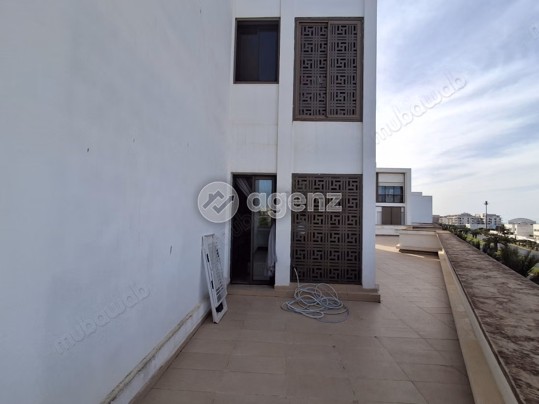 Appartement à vendre 250 m², 2 chambres 
Marina Ouest Salé