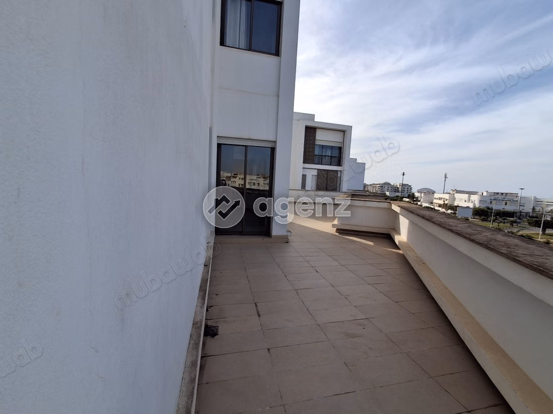Appartement à vendre 250 m², 2 chambres 
Marina Ouest Salé