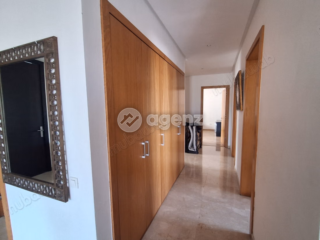 Appartement à vendre 250 m², 2 chambres 
Marina Ouest Salé