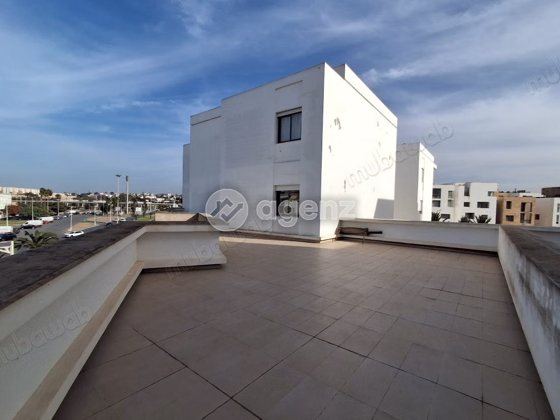 Appartement à vendre 250 m², 2 chambres 
Marina Ouest Salé