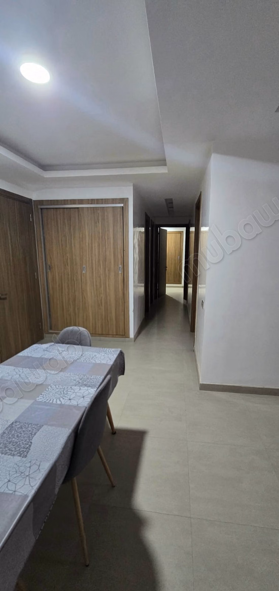Très bel appartement en location à Route Casablanca. 
1 belle chambre. 
Meublé