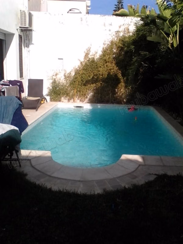 Affitto villa di lusso a La Soukra Ville. 7 camere confortevoli. Posti auto e giardino