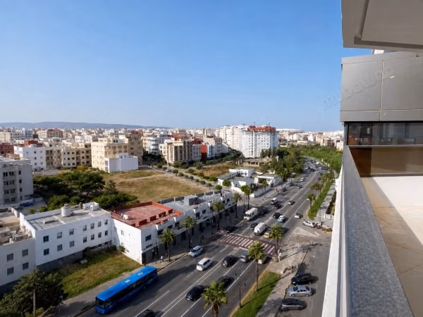 Superbe appartement à vendre à Marjane. 
3 belles chambres. 
Fenêtres double vitrage