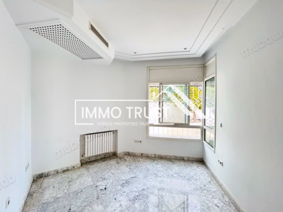 Villa S4 con giardino e piscina a La Soukra