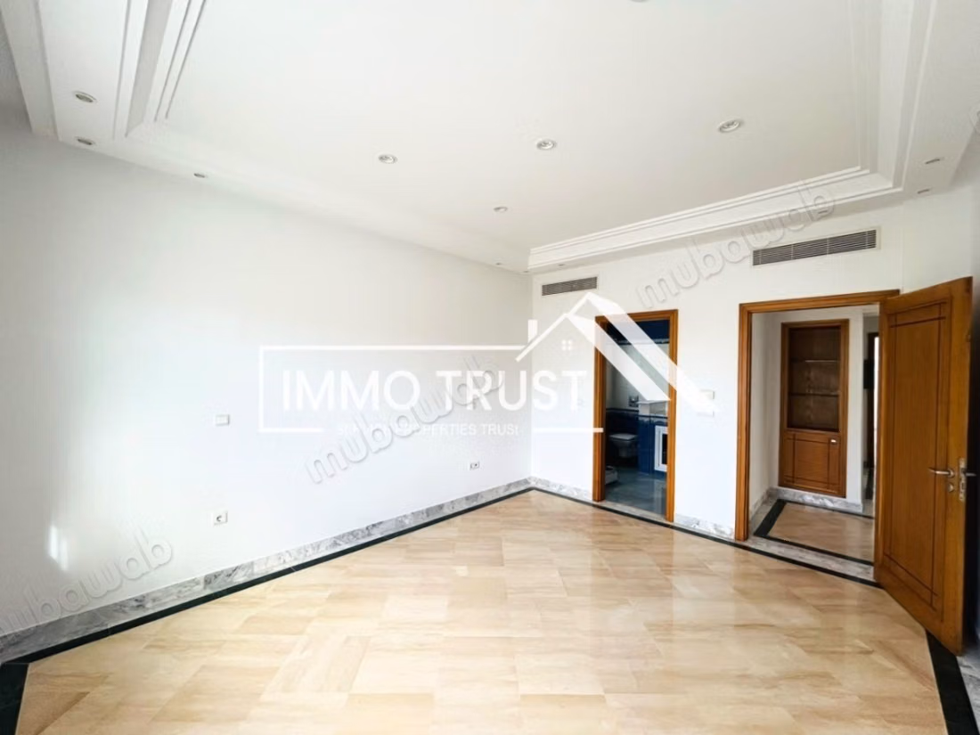 Villa S4 con giardino e piscina a La Soukra