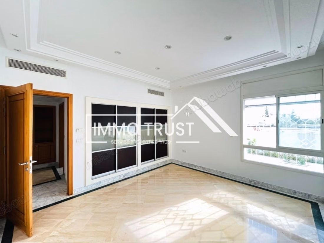 Villa S4 con giardino e piscina a La Soukra