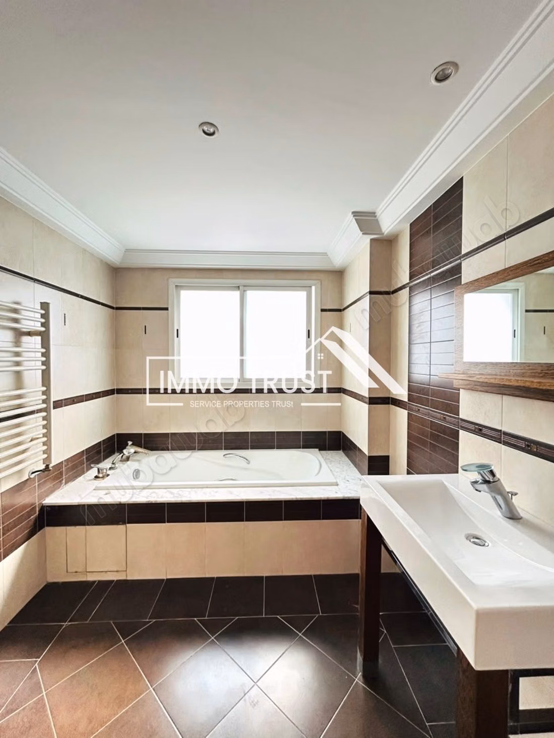 Villa S4 con giardino e piscina a La Soukra