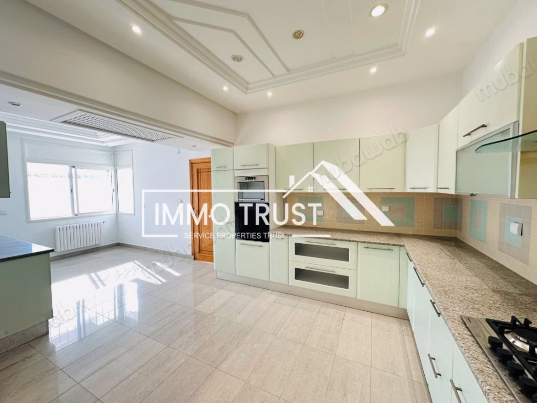 Villa S4 con giardino e piscina a La Soukra