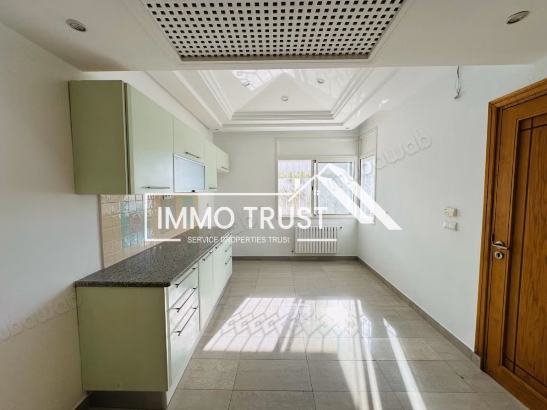 Villa S4 con giardino e piscina a La Soukra