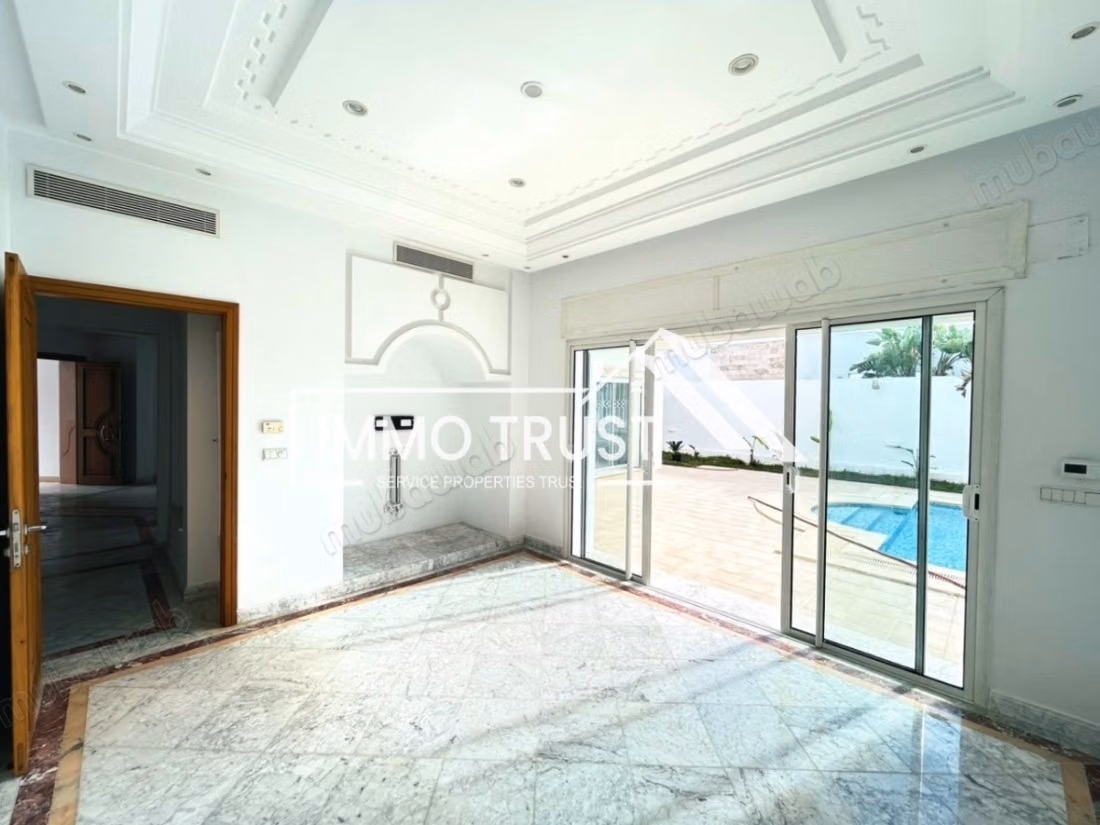 Villa S4 con giardino e piscina a La Soukra