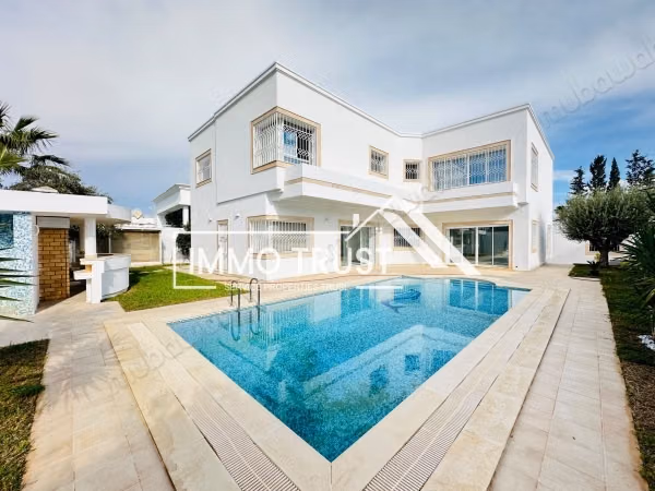Villa S4 con giardino e piscina a La Soukra