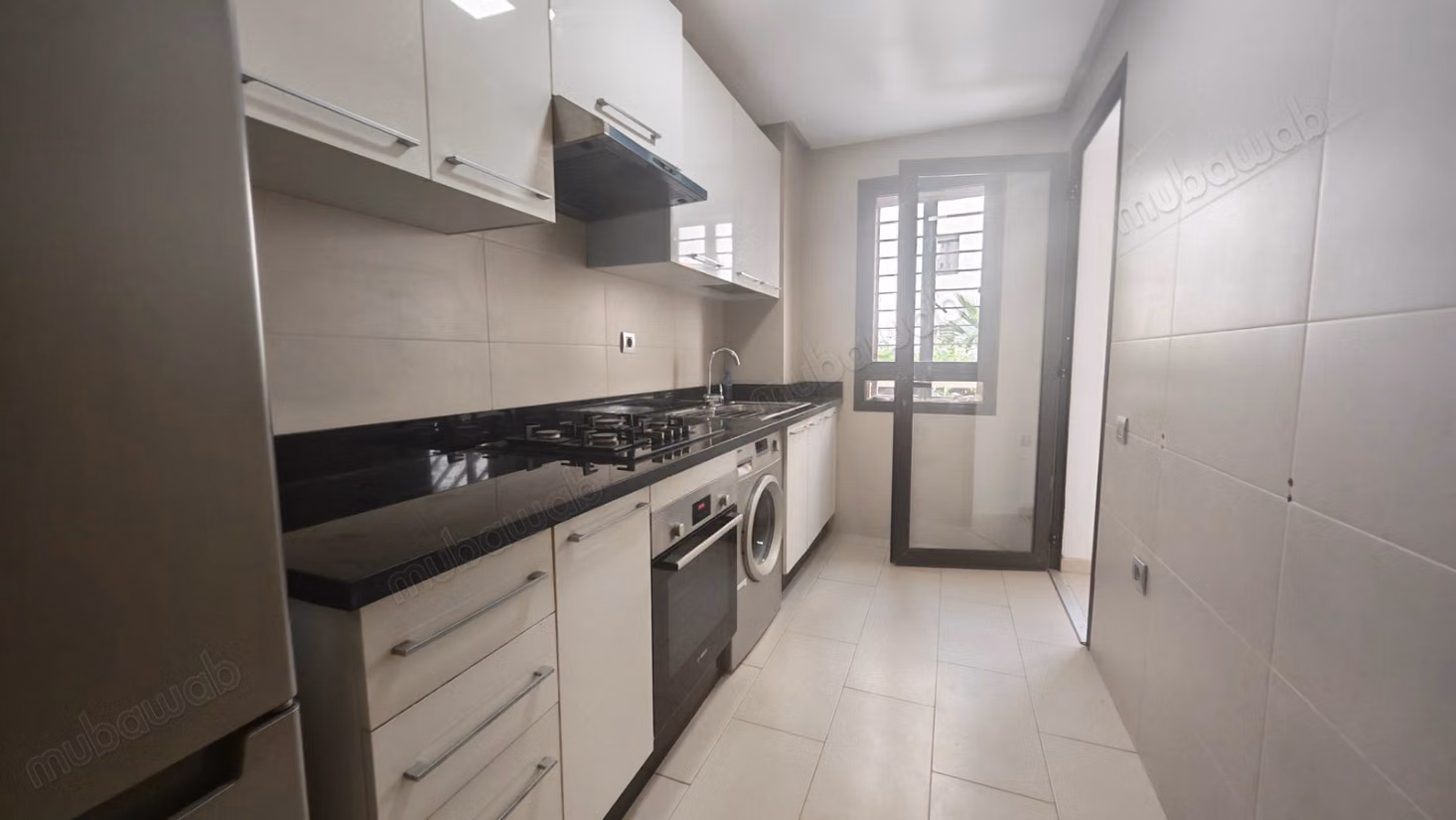 Grand studio 76 m² avec terrasse – CFC