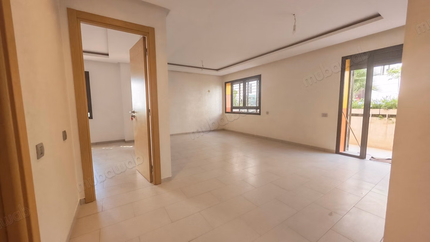 Grand studio 76 m² avec terrasse – CFC