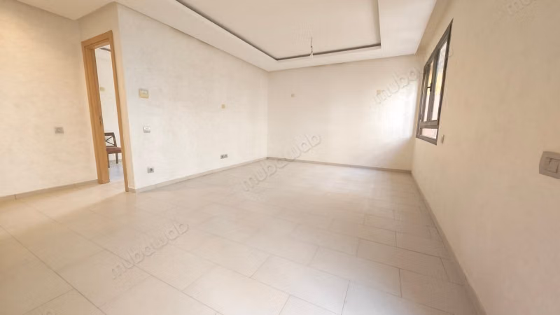 Grand studio 76 m² avec terrasse – CFC