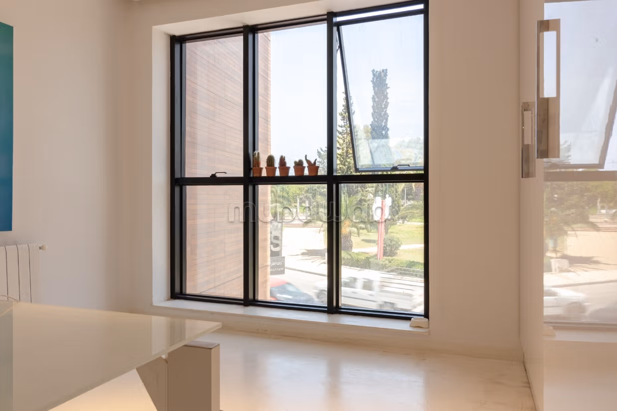 Locaux & Bureau à louer  à  la Marsa